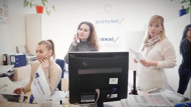 AXA mannequin challenge